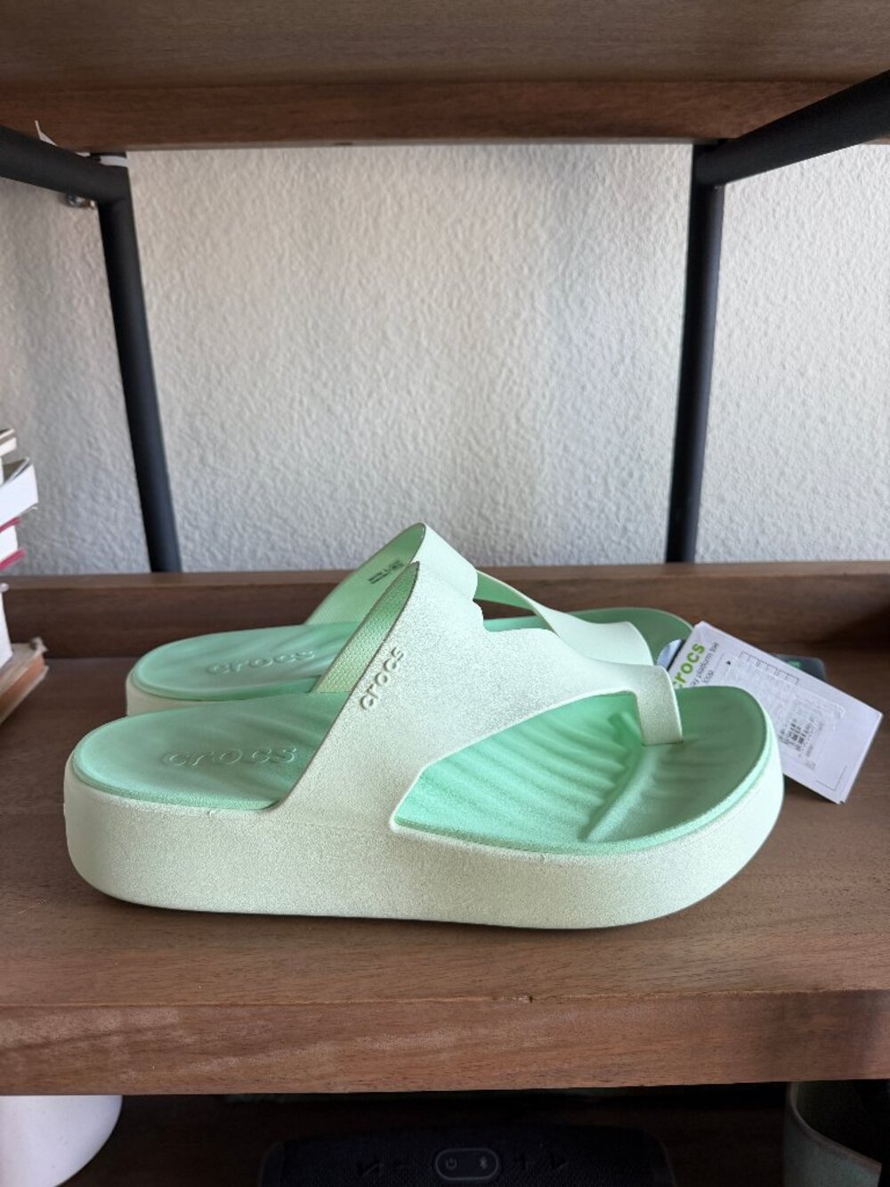 CROCS Getaway Toe Loop Platform Sandal in Jade Tint NEW Various Sizes - Picture 3 of 9